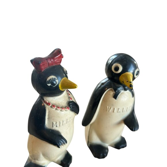 Vintage Millie & Willie Penguin MCM Kitschy Plastic Salt & Pepper Shakers - Picture 4 of 7
